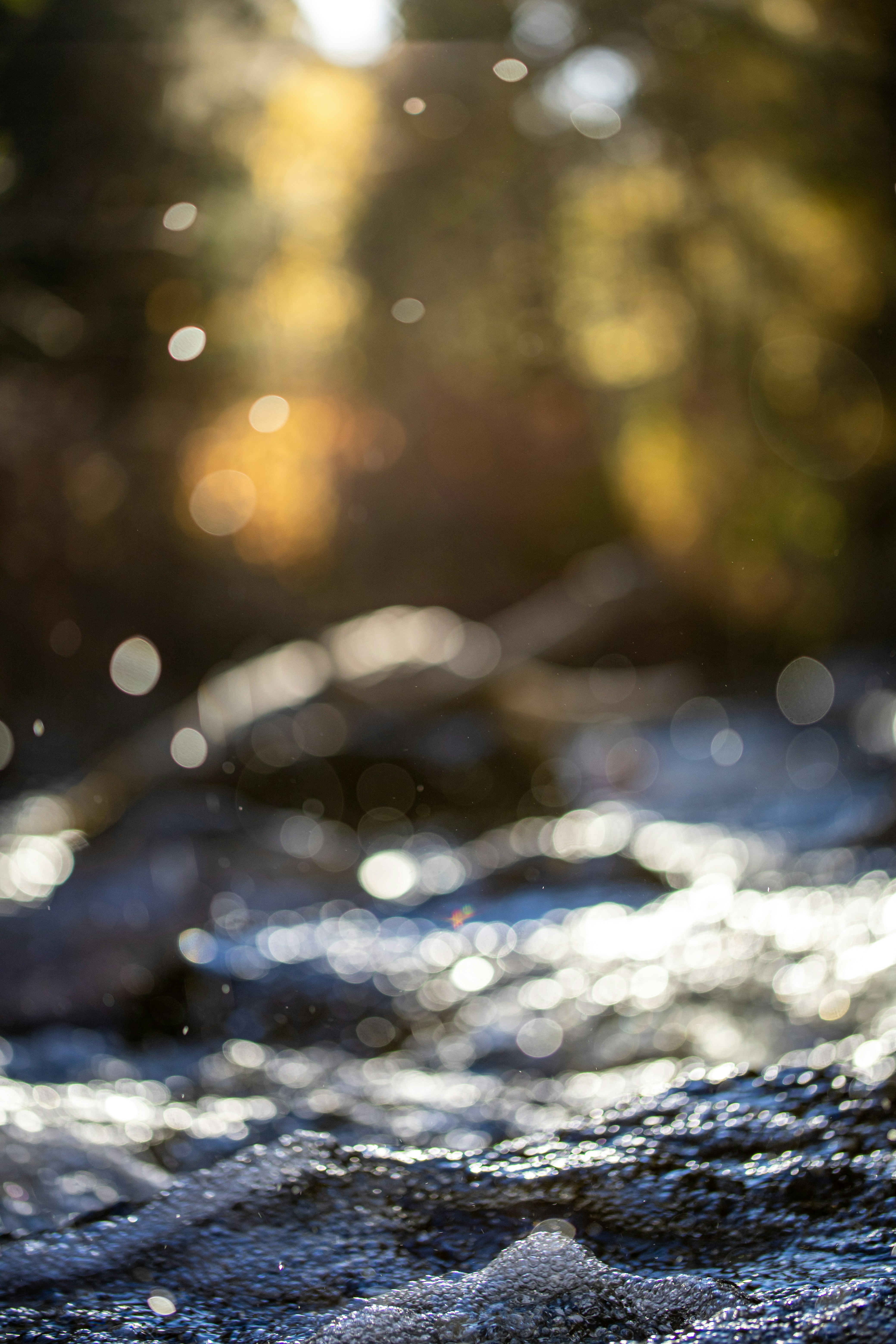 water waves in close up photography